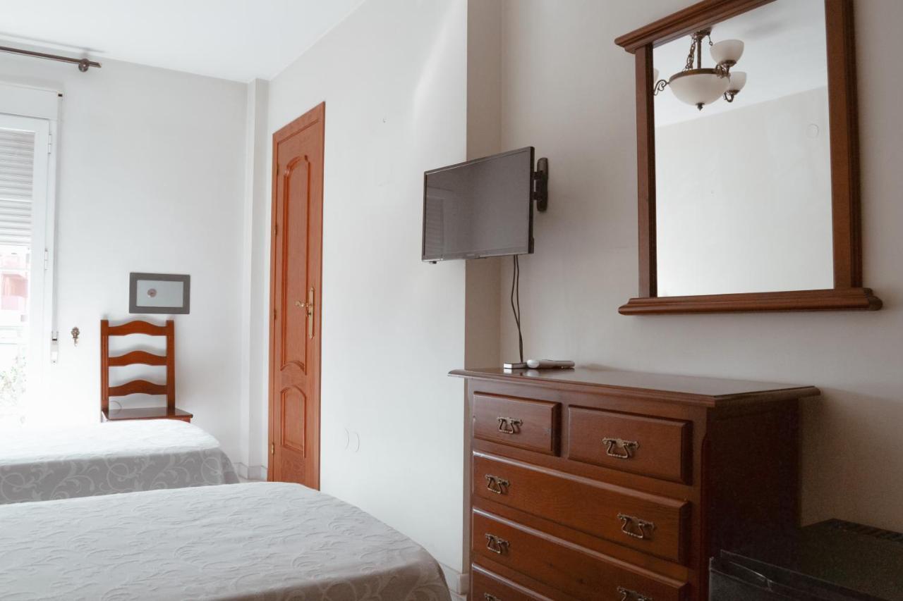פואנגירולה Hotel La Morena מראה חיצוני תמונה