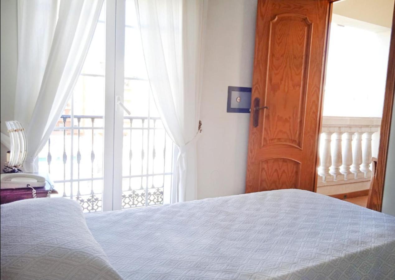 פואנגירולה Hotel La Morena מראה חיצוני תמונה