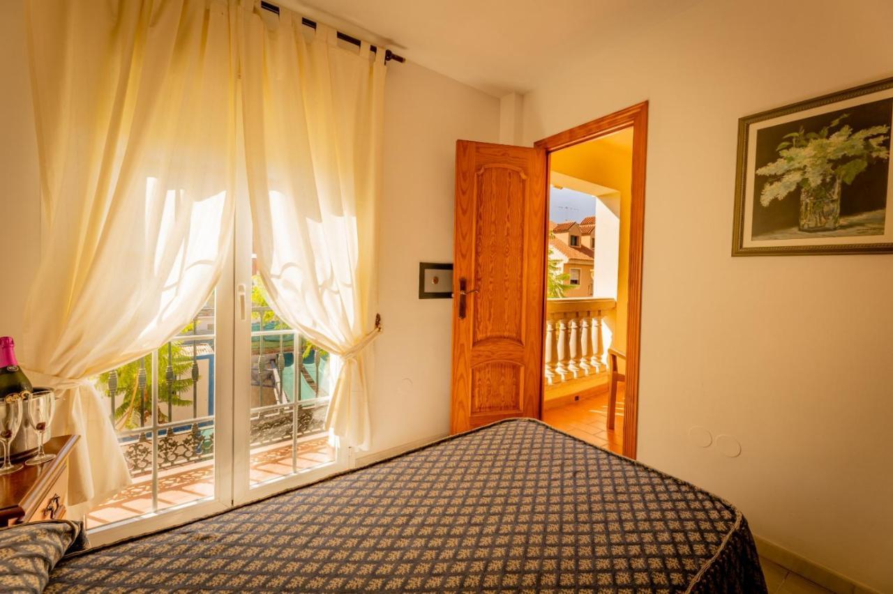 פואנגירולה Hotel La Morena מראה חיצוני תמונה