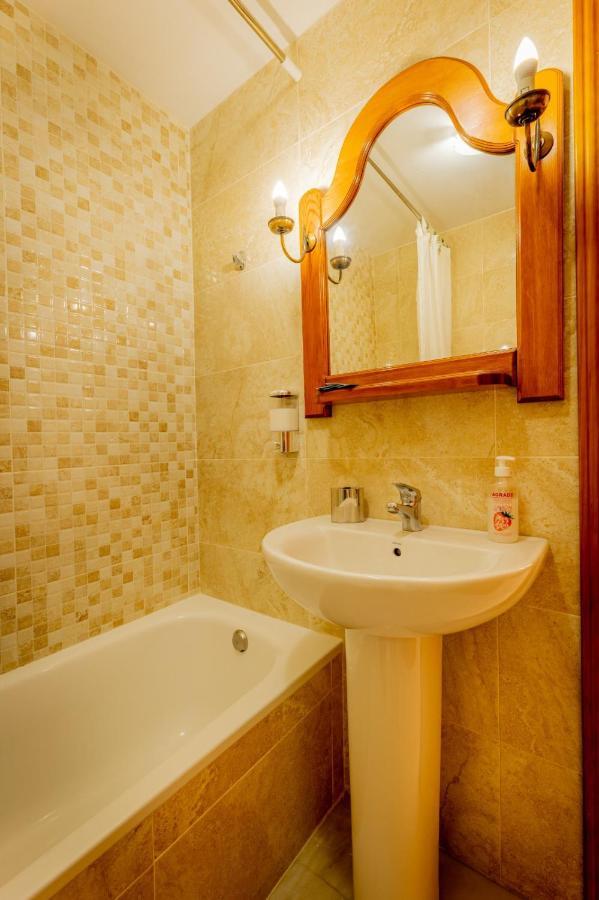 פואנגירולה Hotel La Morena מראה חיצוני תמונה