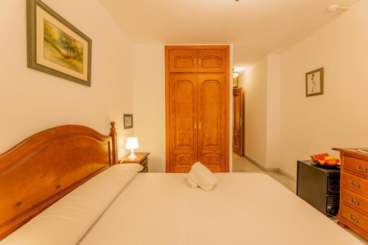 פואנגירולה Hotel La Morena מראה חיצוני תמונה
